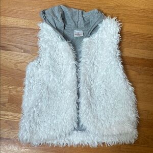 Hanna Andersson faux fur white and grey hooded vest size 150 (12)